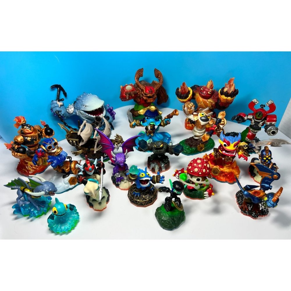 Activision Skylander Figures Lot of 20 Giants and More
